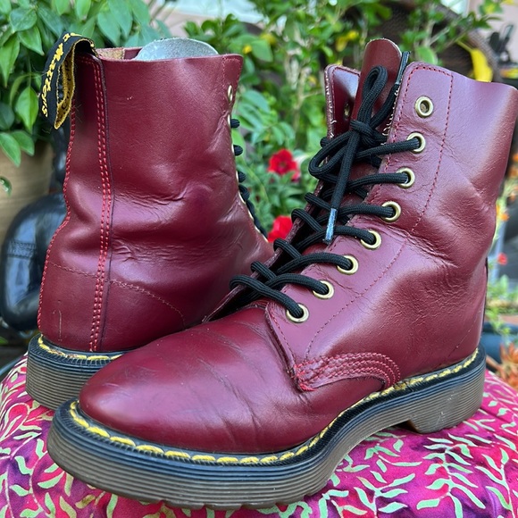 🏴 RARE FIND Dr. Martens MIE “Dr. Martens by Solovair” Vintage Boots - Picture 5 of 17